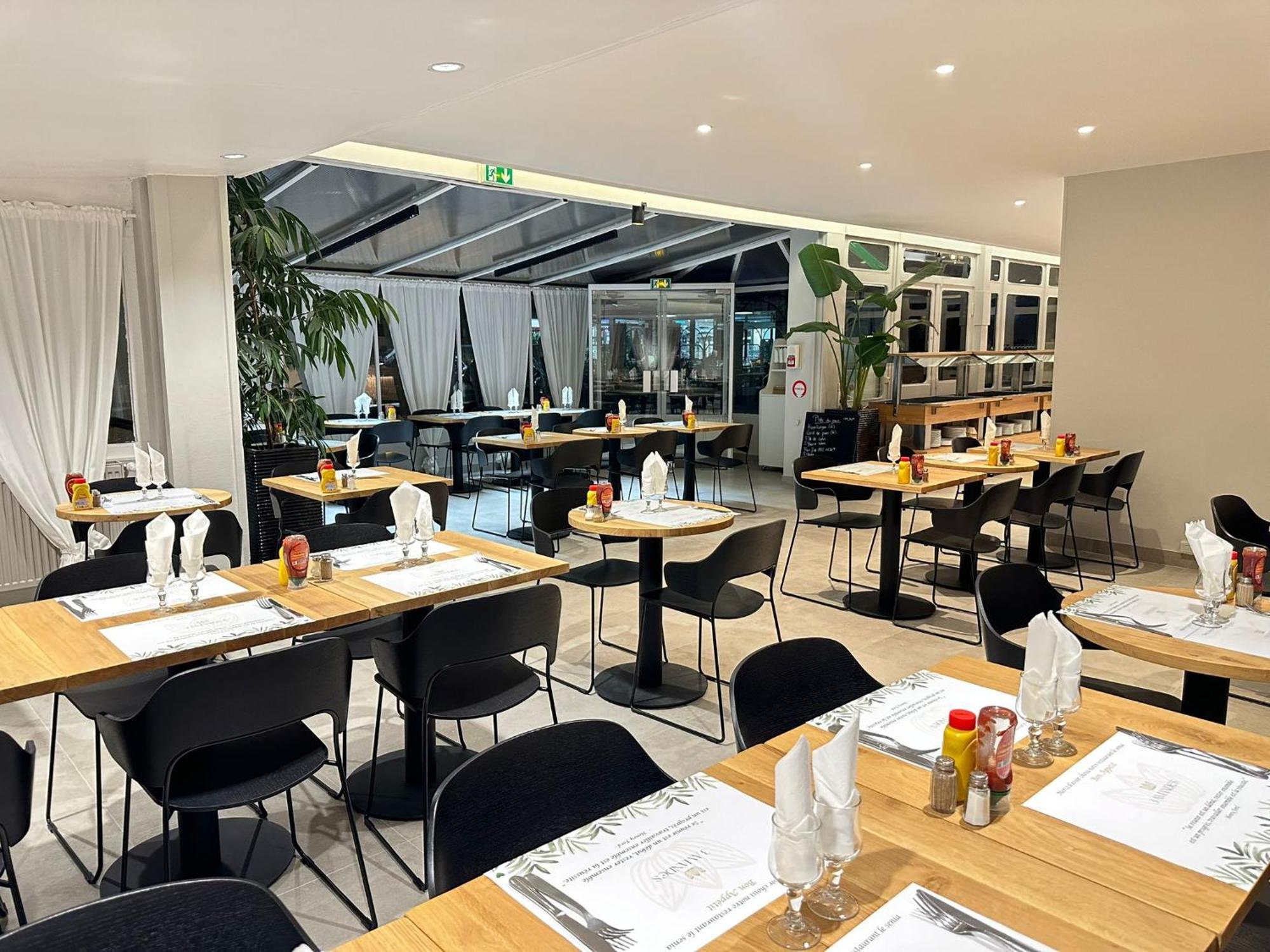 Hotel Sénia Orly Buitenkant foto