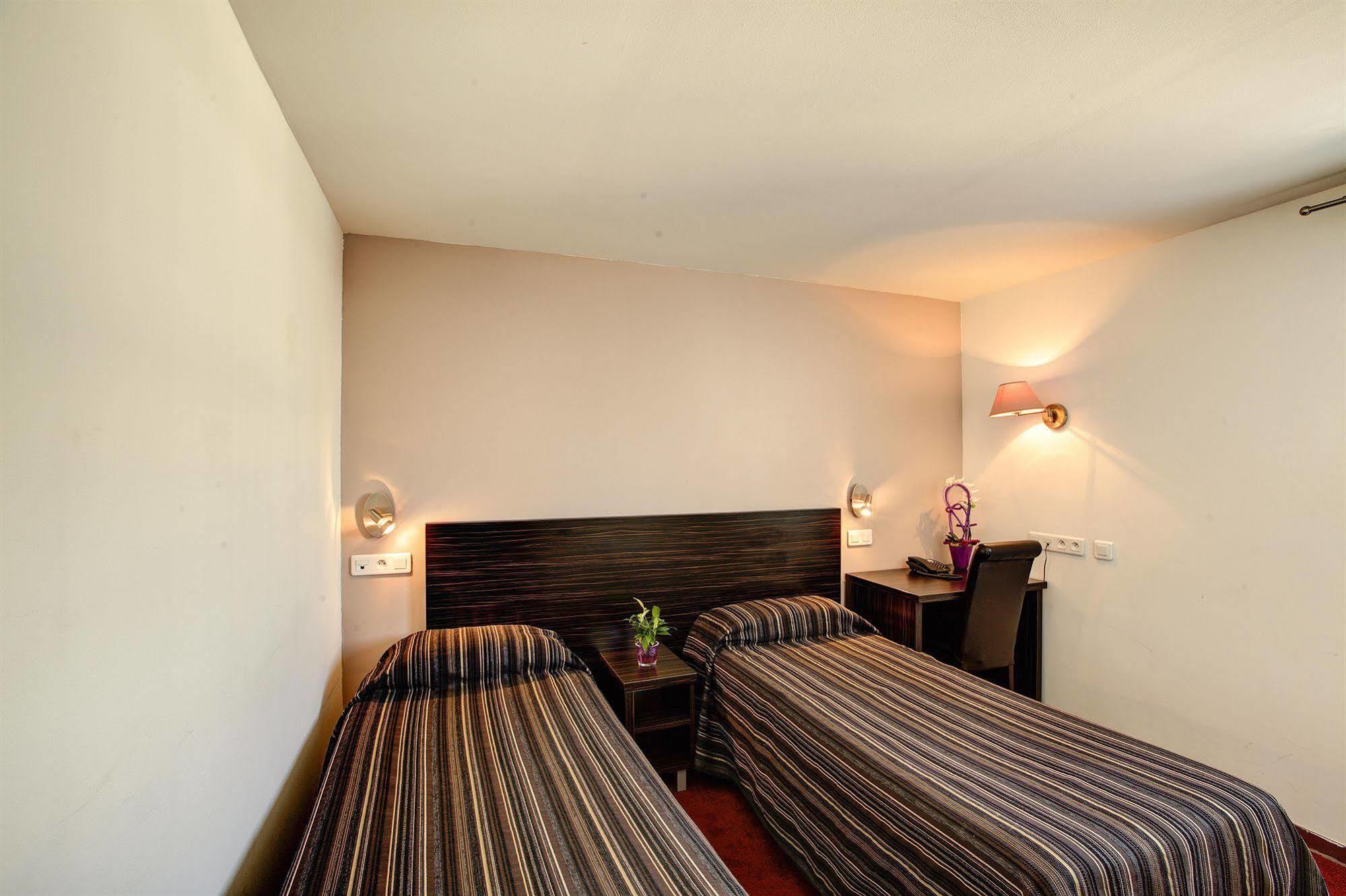 Hotel Sénia Orly Buitenkant foto